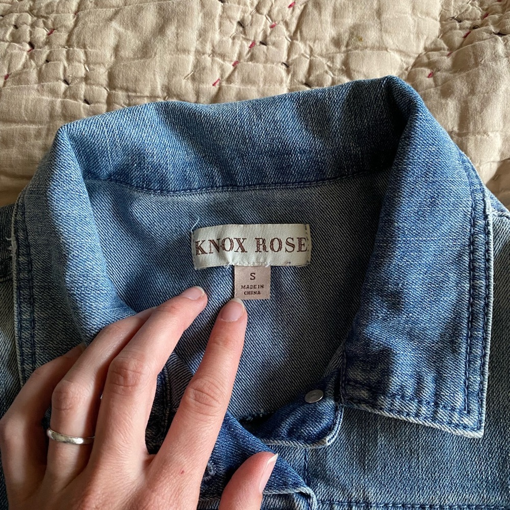 Adorable Denim Jacket with Frayed Hem - Picture 6 of 9